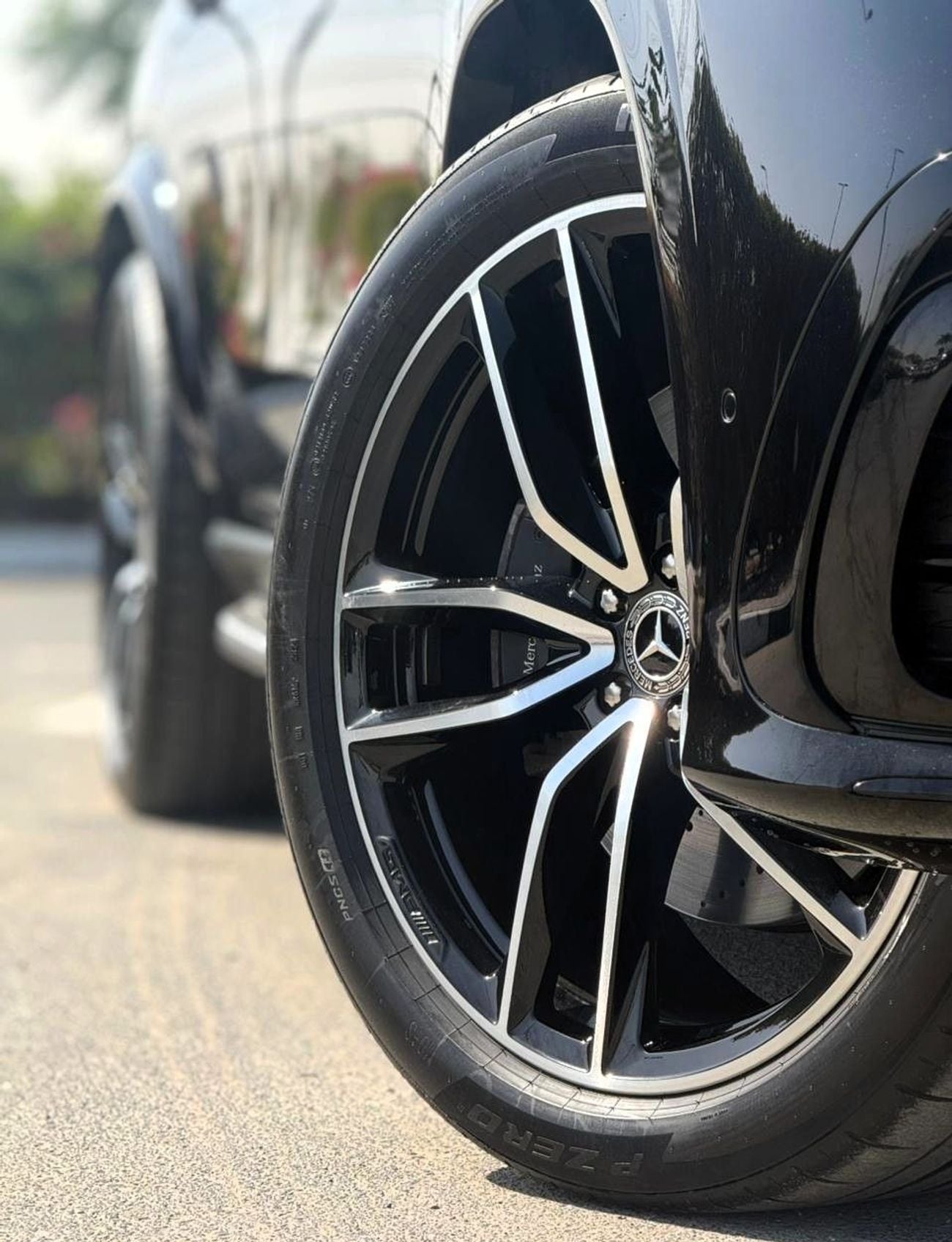 Mercedes-Benz GLS 450 4MATIC l MERCEDES GLS 450 l GCC SPECS l UNDER WARRANTY AND SERVICE CONTRACT l YEAR 2025 l