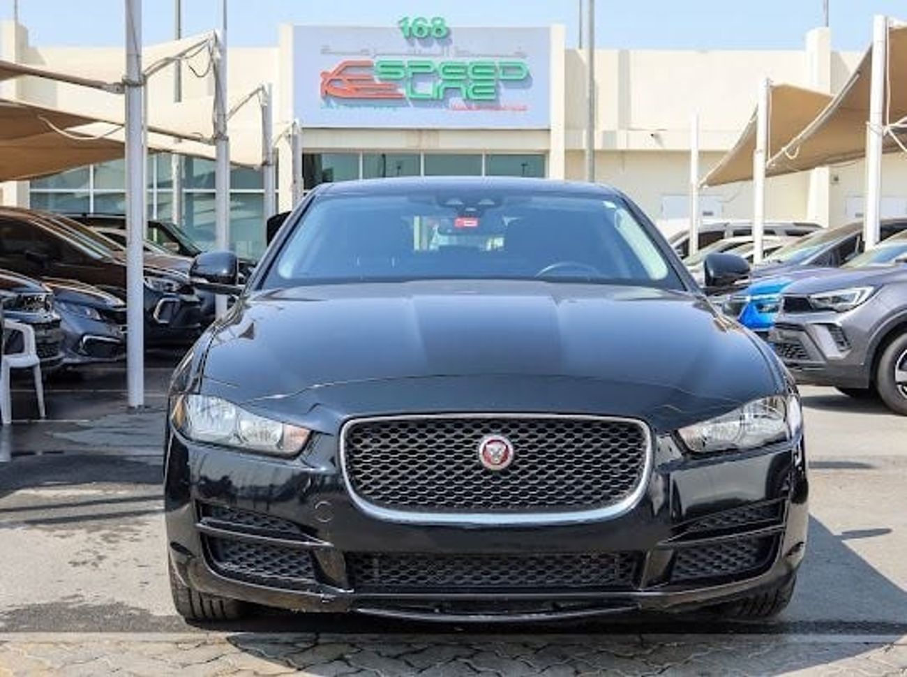 جاكوار XE R-Dynamic Black 2.0L (250 HP)