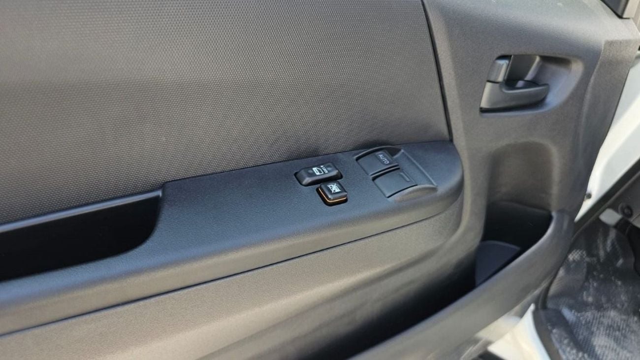 تويوتا هاياس TOYOTA HIACE HIGHROOF 2.7L PETROL MANUAL | 0KM | 03 WARRANTY