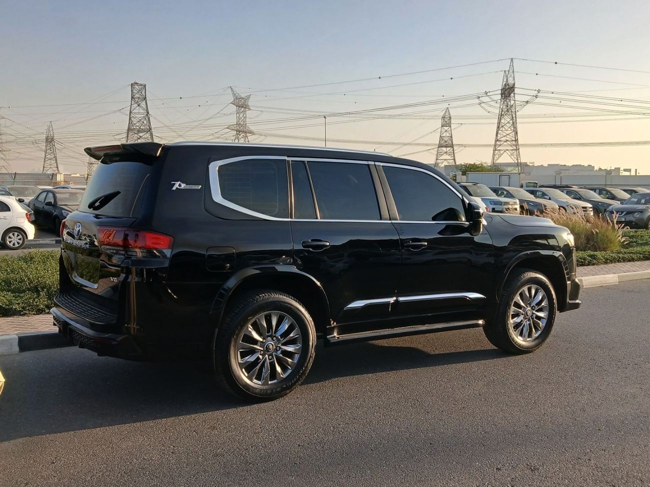 تويوتا لاند كروزر Toyota landcruise 2019Model 4.0 v6 petrol Engine Colour Black push start Transmission Automatic Inte