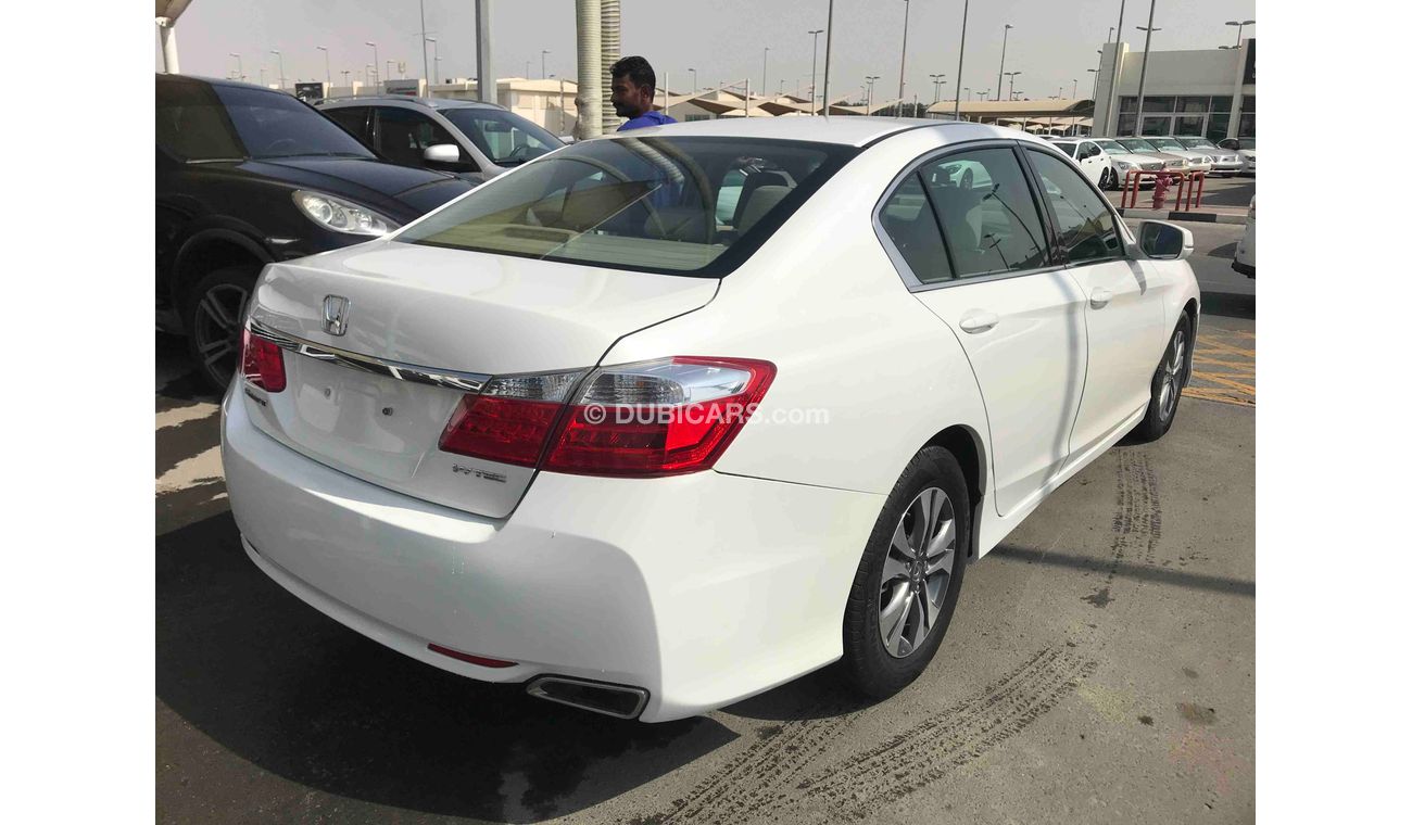 هوندا أكورد خليجي قابل للتصدير الى السعوديه