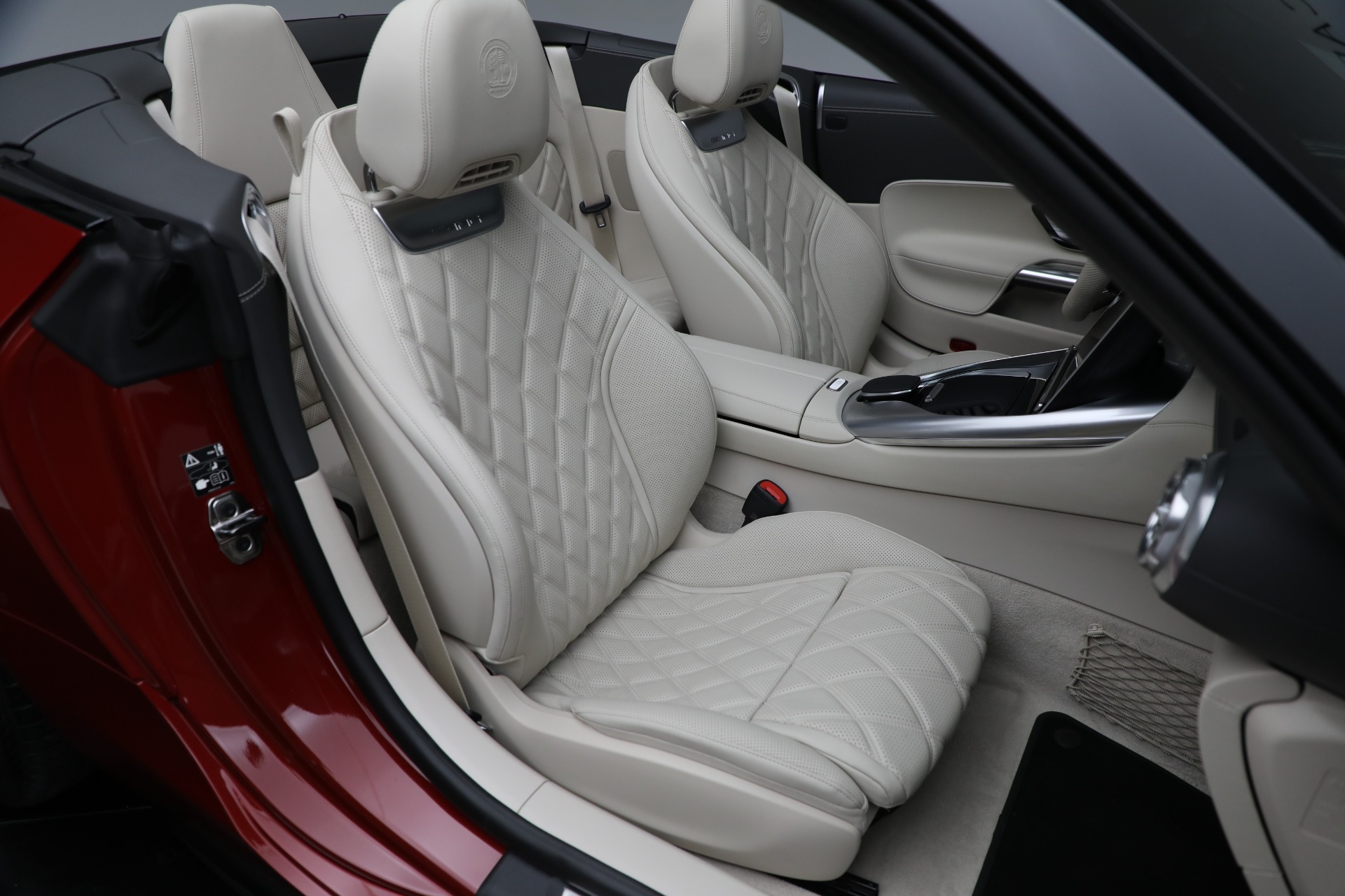 مرسيدس بنز SL 63 AMG interior - Seats