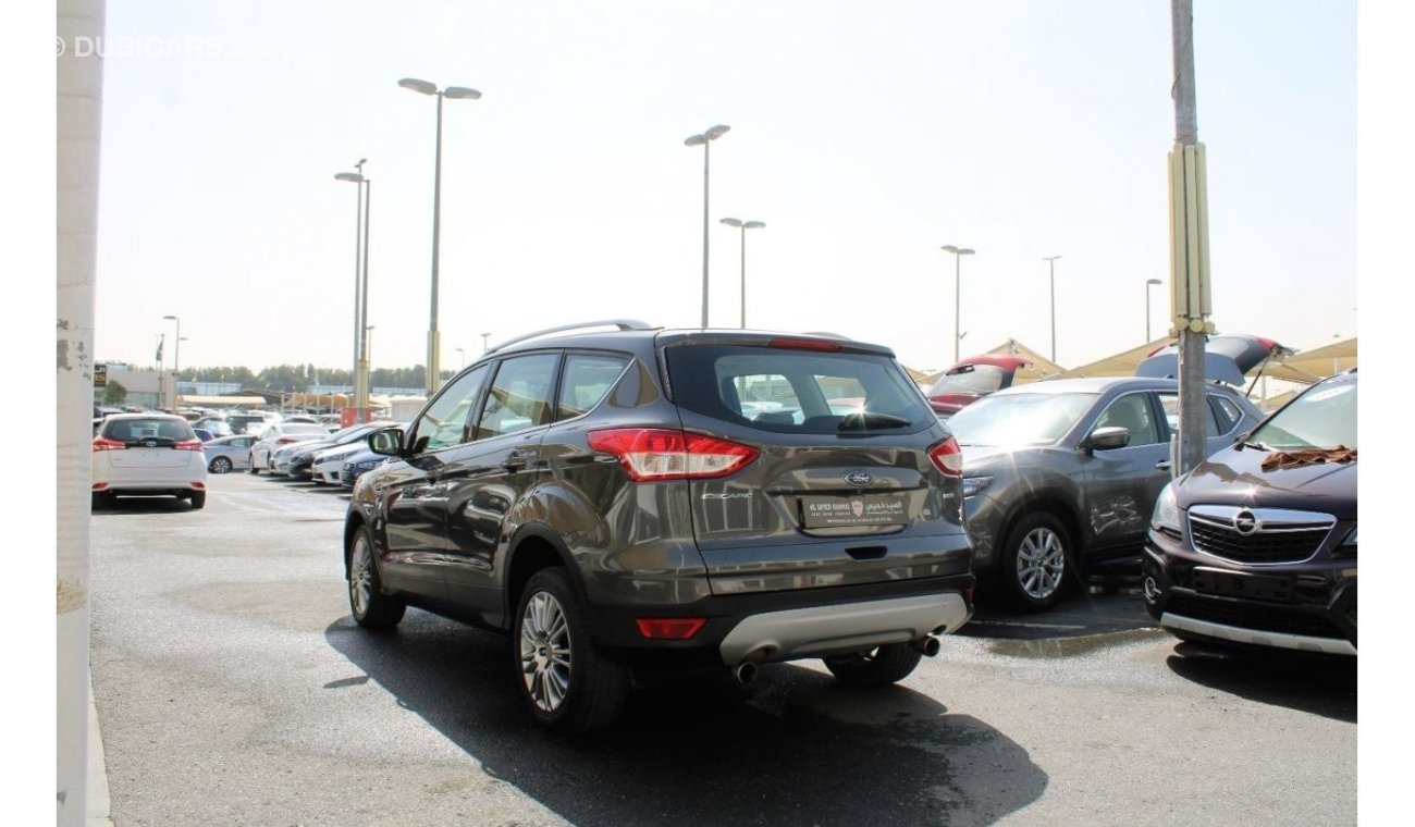 Ford Escape Titanium ACCIDENTS FREE - GCC - PERFECT CONDITION INSIDE OUT - FULL OPTION