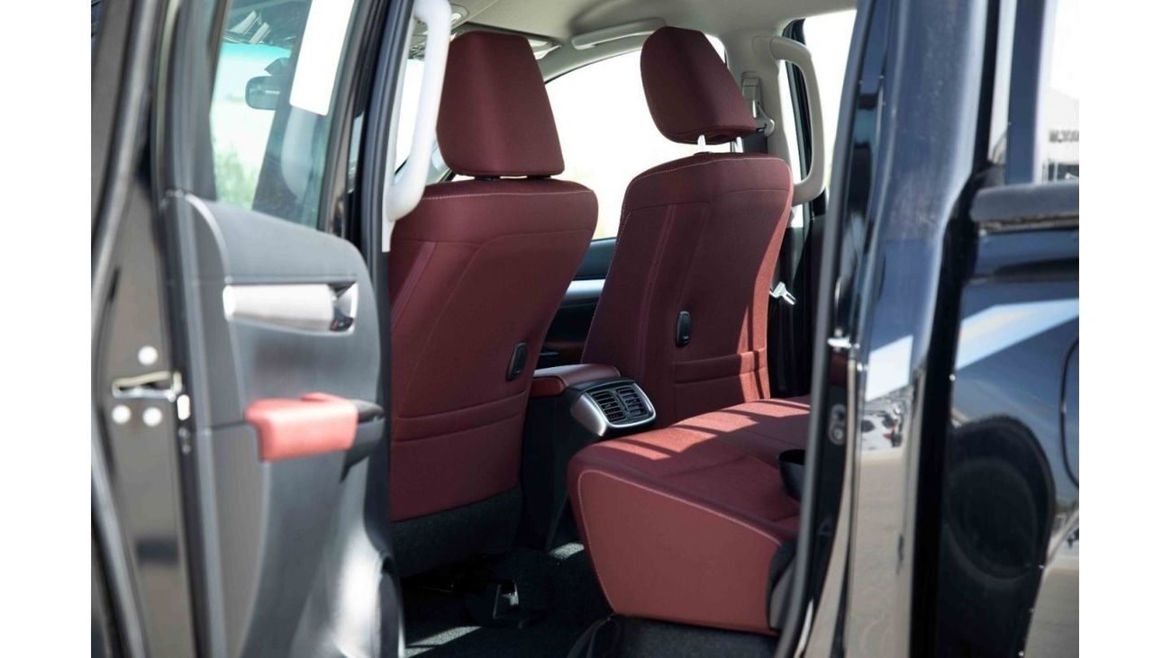 تويوتا هيلوكس تويوتا هيلوكس 4x4 DC 2.8 SR5 - أسود من الداخل عنابي