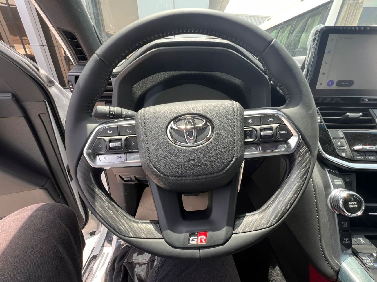 Toyota Land Cruiser 2025 Toyota Land Cruiser LC300 GR-Sport (Full-Option with Radar) 3.3L V6 Twin Turbo Diesel A/T 4WD E