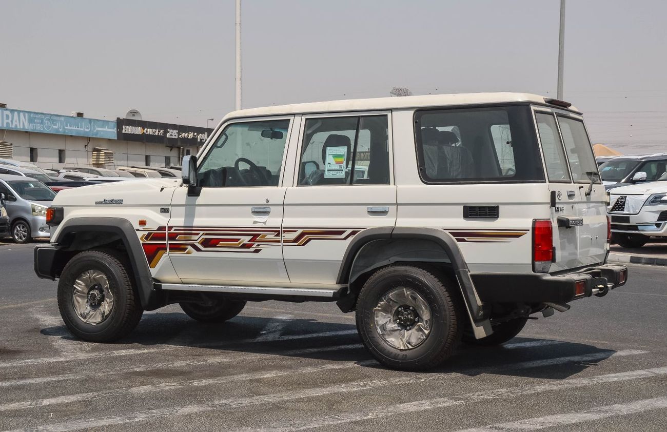 Toyota Land Cruiser 70 TOYOTA LAND CRUISER 76 4.0L 4WD MT 5DOOR SUV 2025