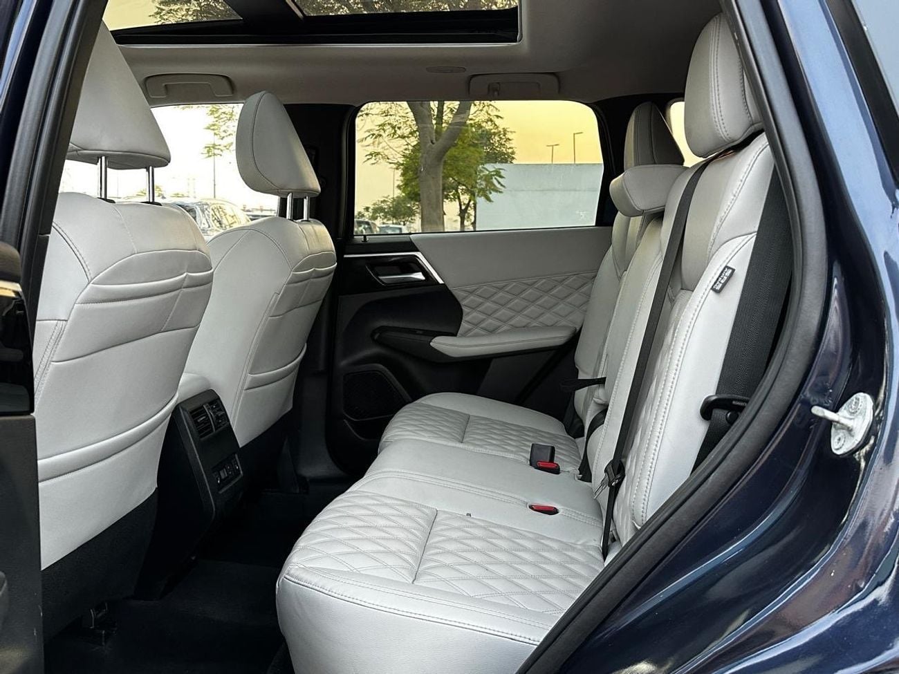 ميتسوبيشي آوتلاندر Premium Limited 2.5L