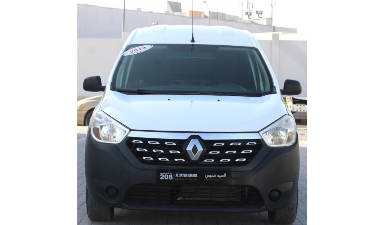Renault Dokker Renault Dokker 2019 white GSS Excellent condition without accident