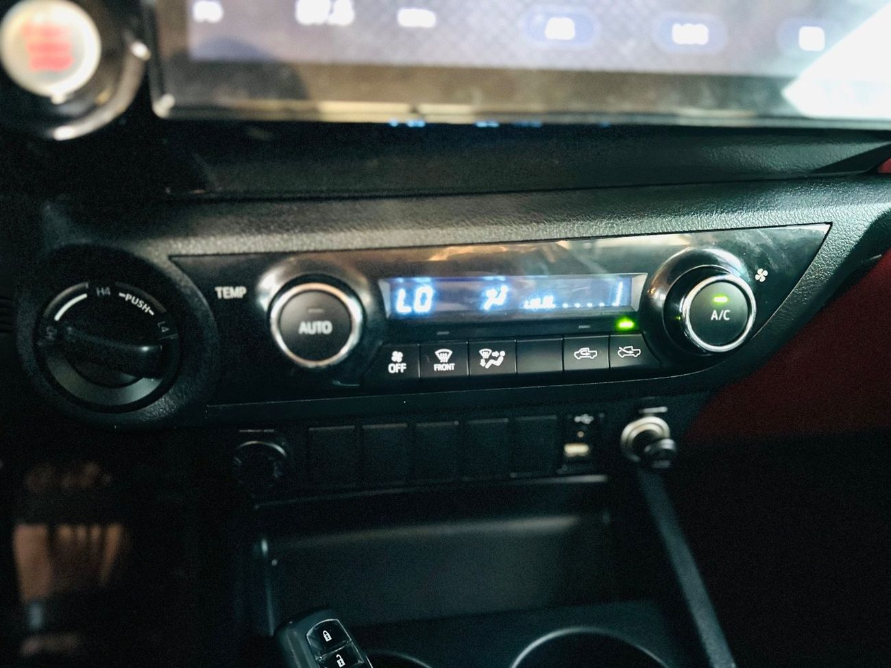 تويوتا هيلوكس GLX 2.7L Double Cab Utility M/T