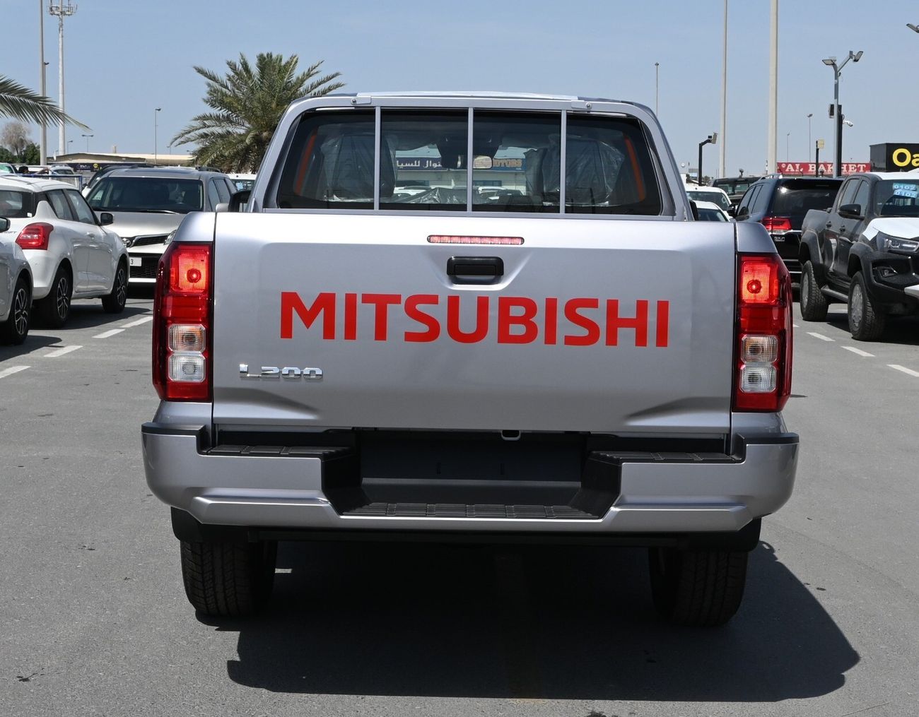 Mitsubishi L200 GLX Triton/ 2.4L Petrol 5M/T, Double Cabin / 2024MY, Different Colors Available QUANTITY.