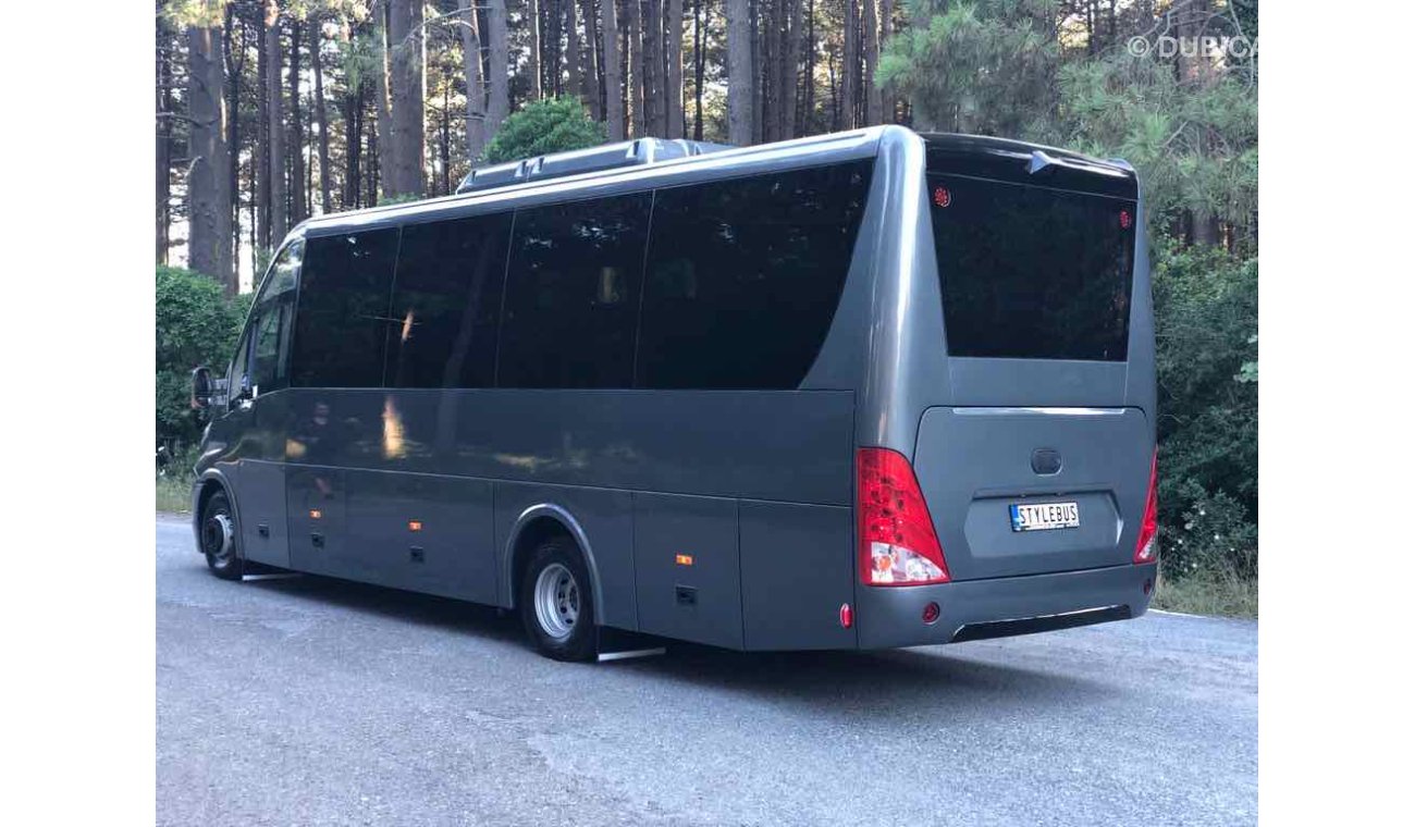 Iveco Daily 70c airport shuttle