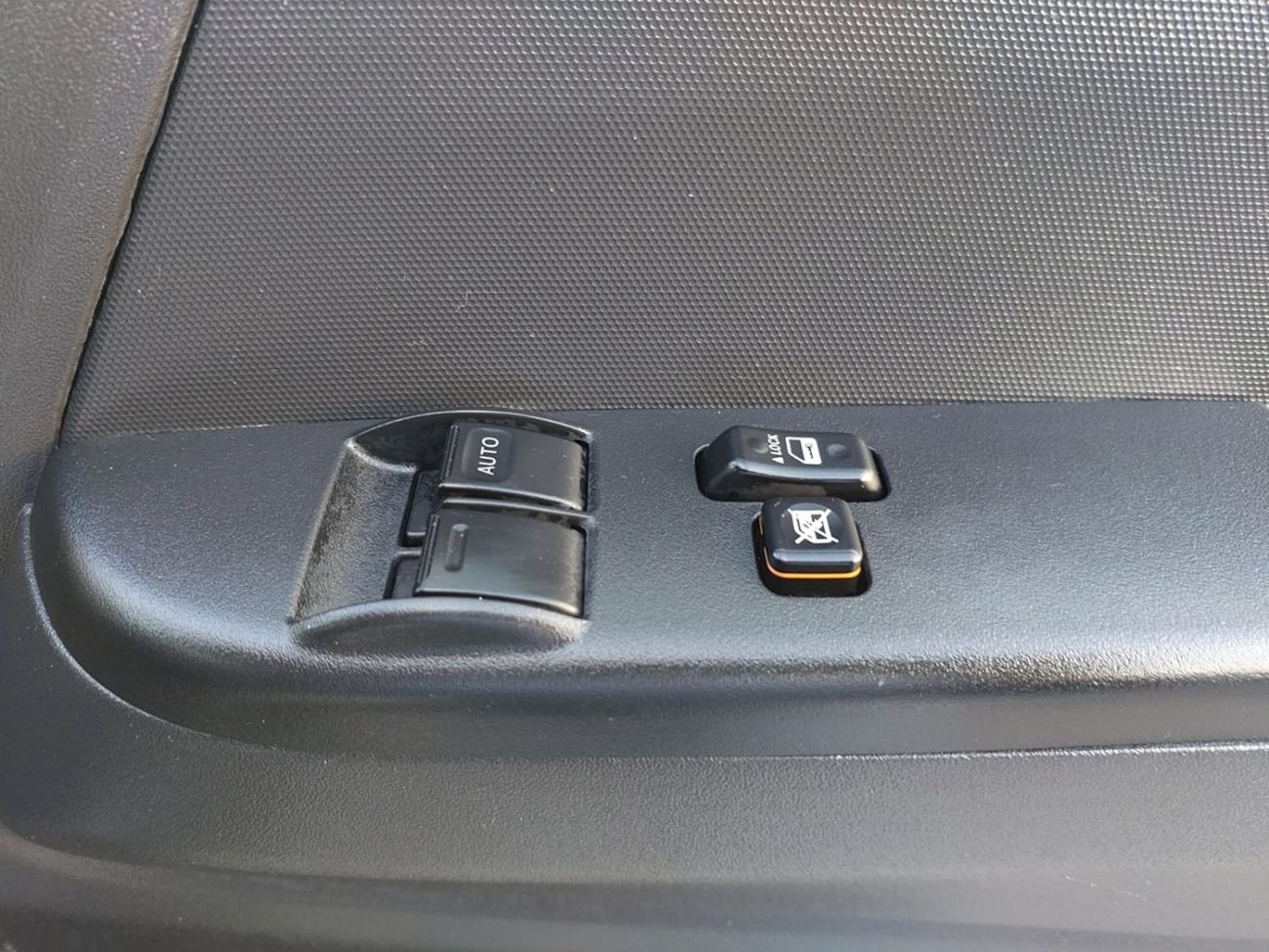 Toyota Hiace TOYOTA HIACE VAN RHD 2014 MODEL 3.0 L DIESEL AUTOMATIC(PM74812)