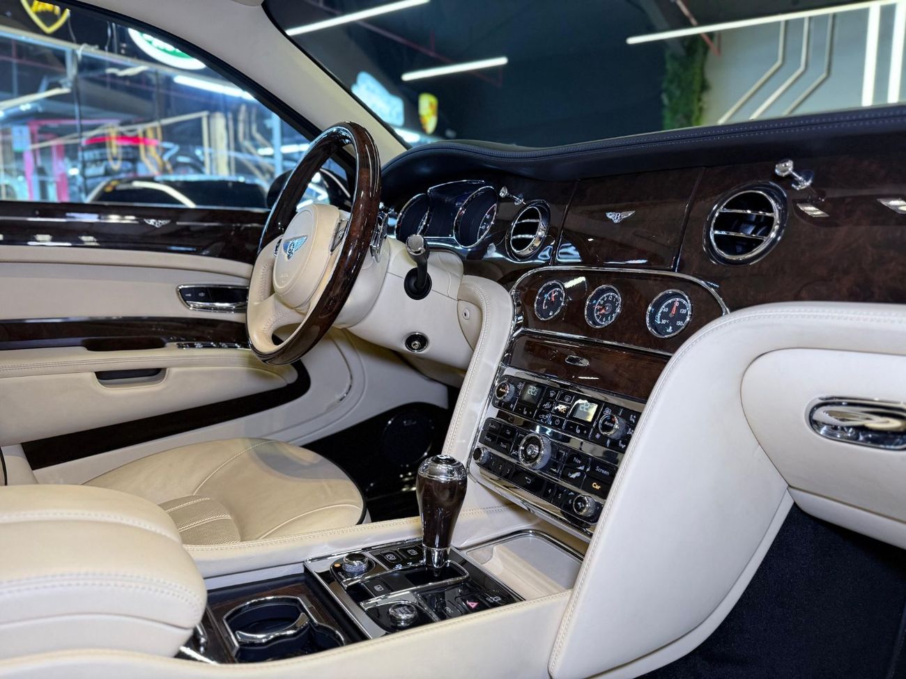 بنتلي مولسان 2012 Bentley Mulsanne - Only 48,000KM - Good Condition