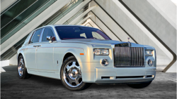 Rolls-Royce Phantom FULL OPTION - PRISTINE CONDITION - VERY LOW KILOMETERS DRIVEN - 100% ACCIDENT FREE