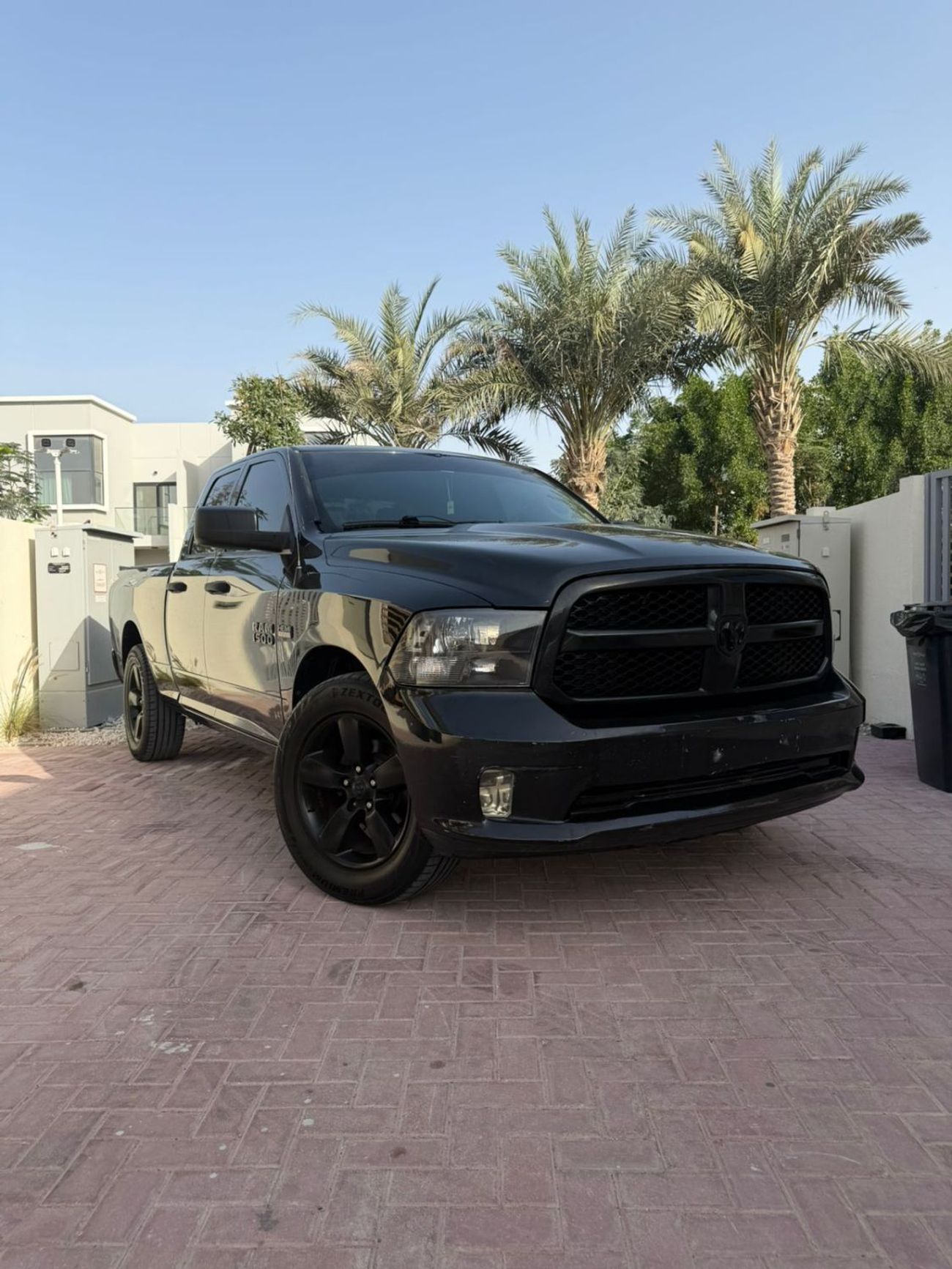 دودج رام فان V8