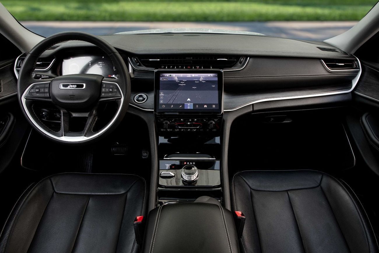 Jeep Grand Cherokee LIMITED L | 2,840 P.M  | 0% Downpayment | WARRANTY!