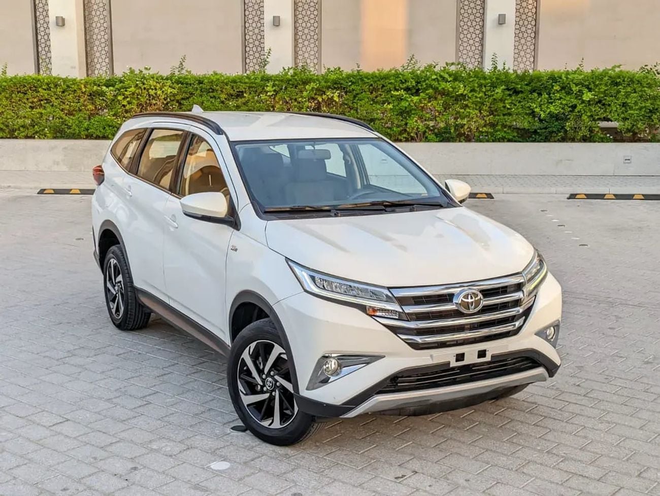 تويوتا راش GCC EX Prestine Condition Low KM Perfect Family 7 Seat SUV