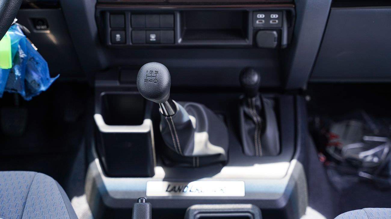 تويوتا لاند كروزر 70 HT VXR LC76 LX