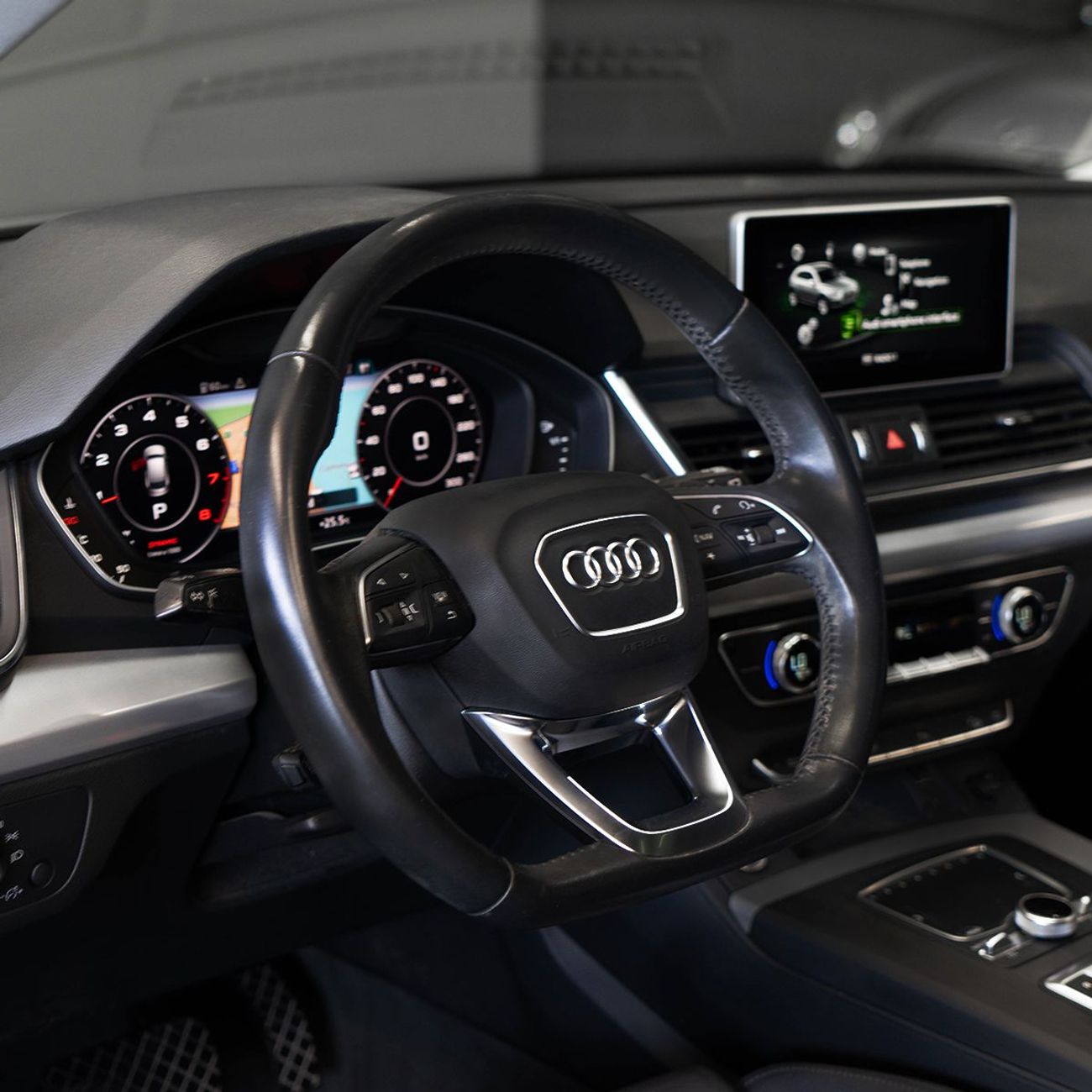 أودي Q5 AED 2,011 pm • 0% Downpayment • Audi Q5 45TFSI S-Line • 1 Year Warranty