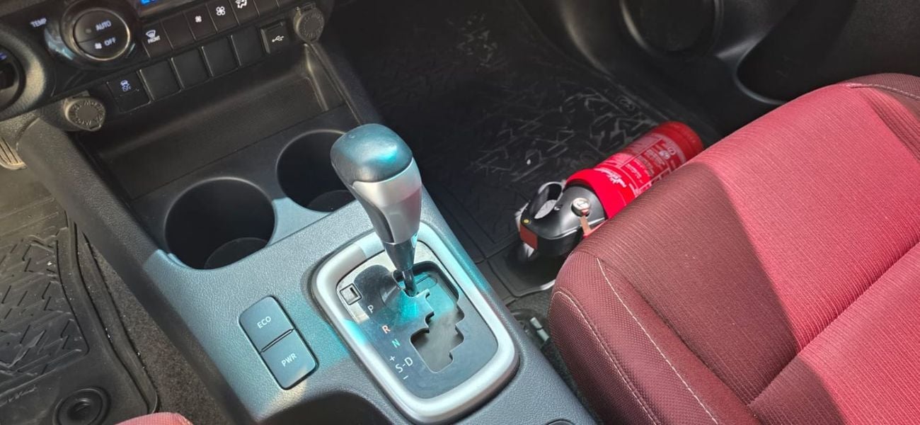Toyota Hilux 2.7 PETROL AUTO FULL OPTION