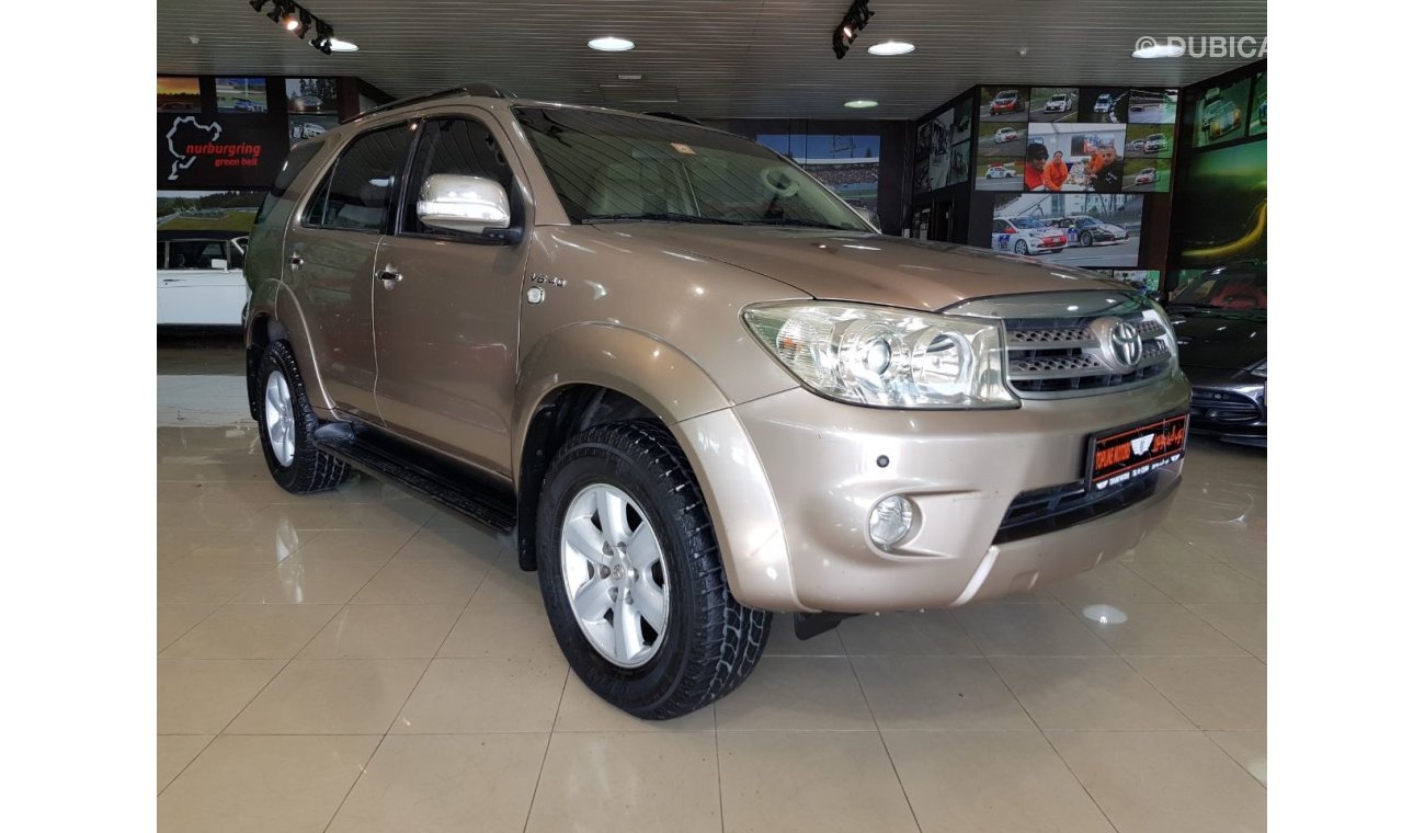 Toyota Fortuner v6