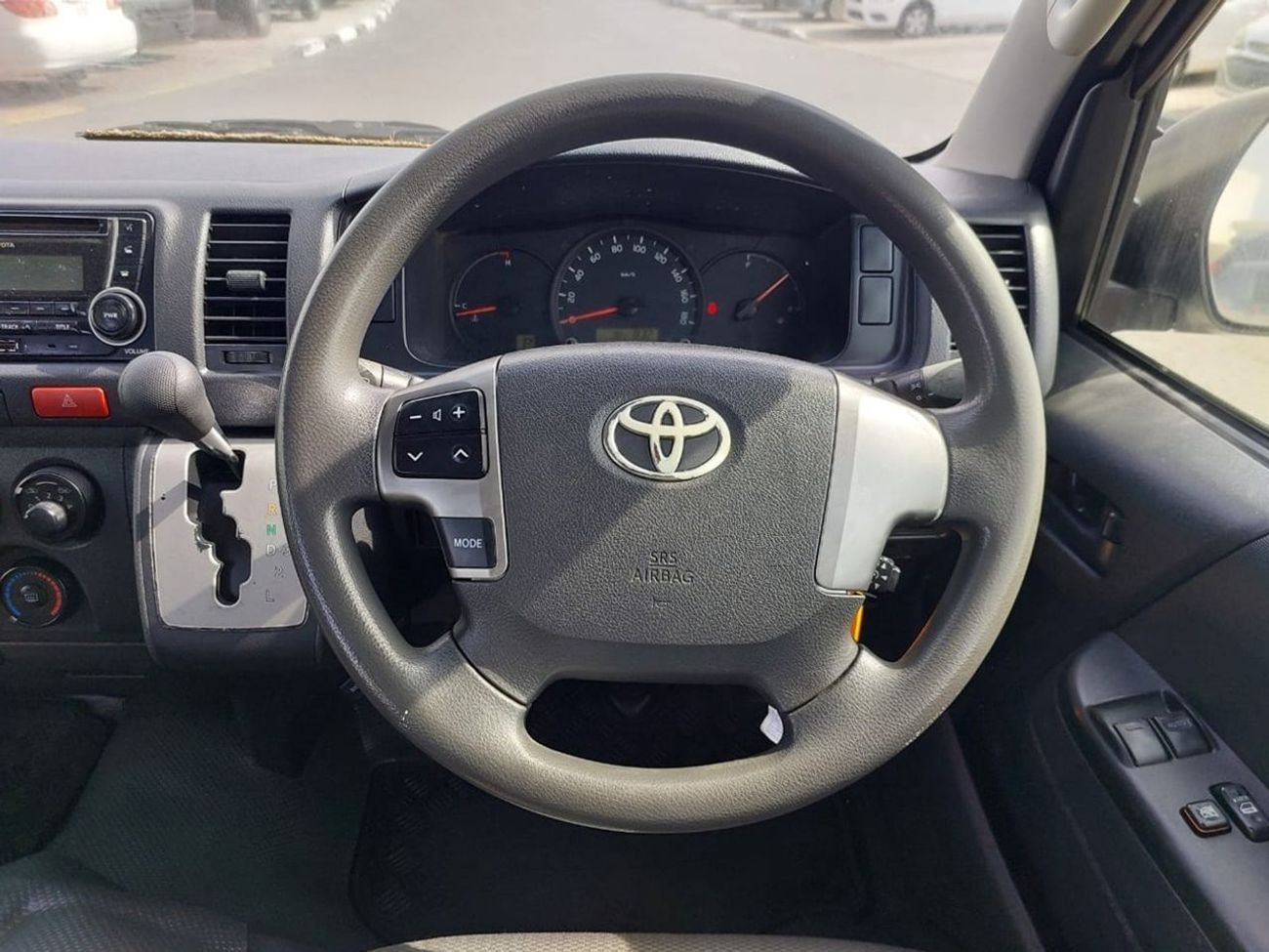 تويوتا هاياس TOYOTA HIACE COMMUTER VAN RHD 2015 MODEL 3.0 L DIESEL AUTOMATIC(PM23061)