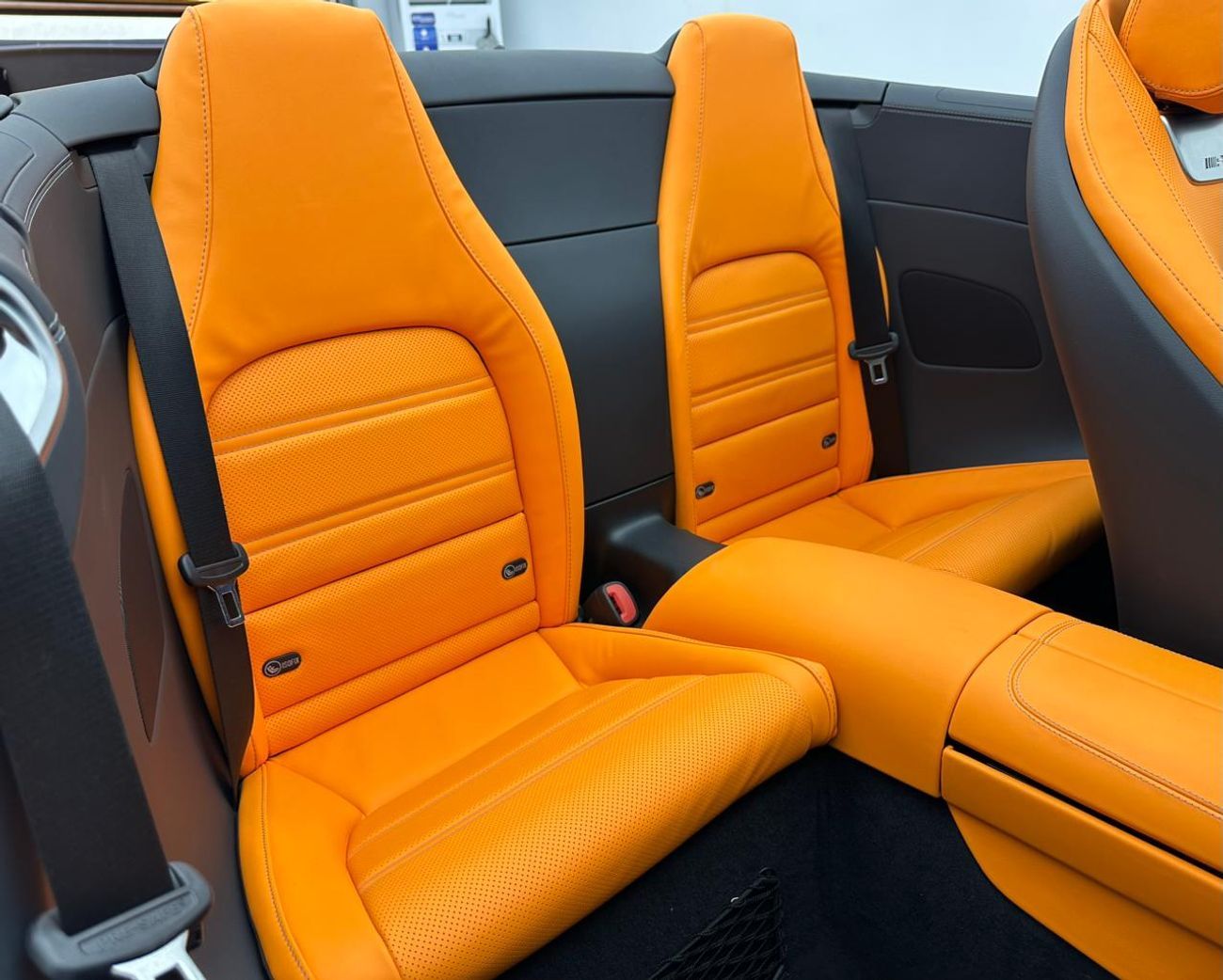 مرسيدس بنز SL 63 AMG 2024 Mercedes-Benz SL63 AMG V8 4MATIC, 2 years Warranty, Excellent Condition