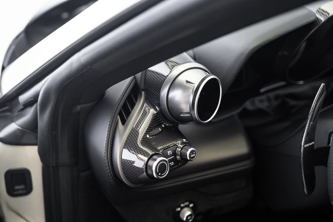 Ferrari F8 Spider 3.9T V8