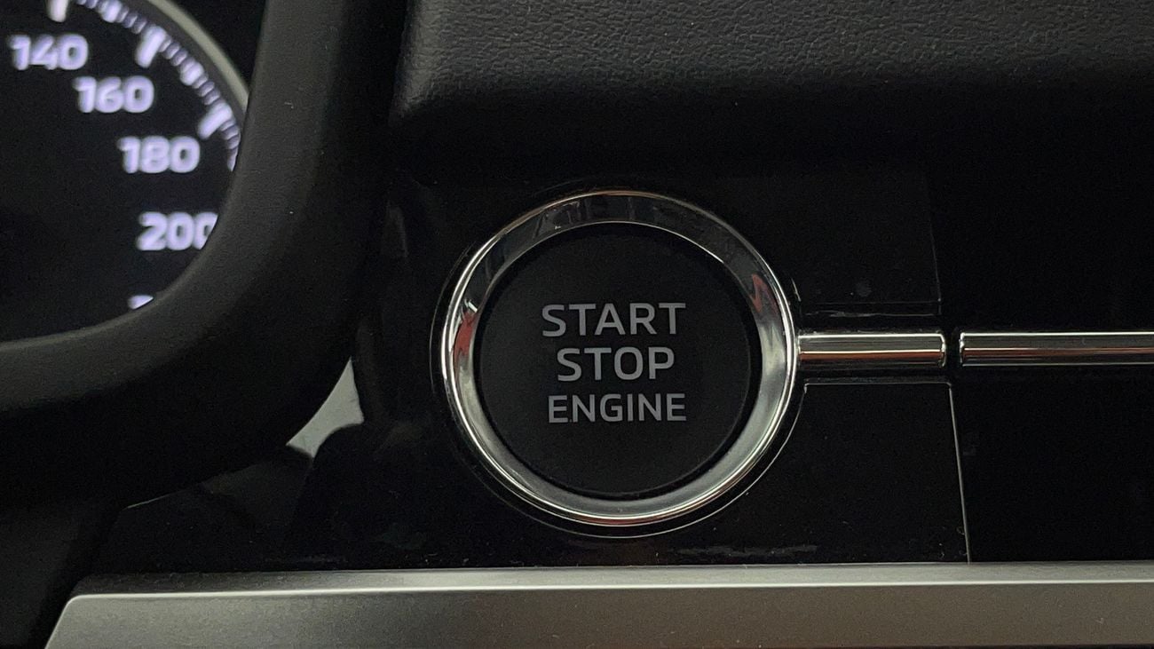 Mitsubishi Outlander GLX MID LINE 2.5 | Zero Down Payment | Home Test Drive