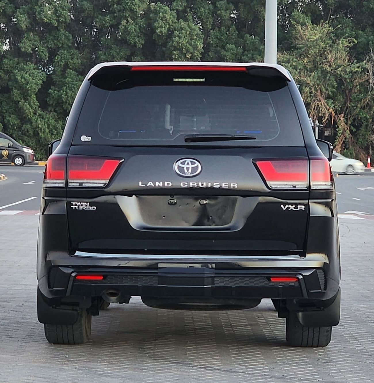 تويوتا لاند كروزر V8 VX.R 5.7 upgrade 2024