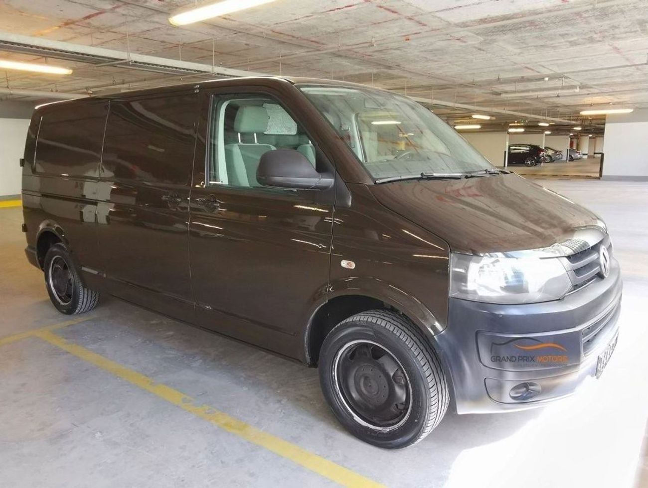 Volkswagen T6 Transporter Volkswagen Transporter LONG Wheel Base AUTOMATIC 2015 Model GCC Specs With Full Service History In P