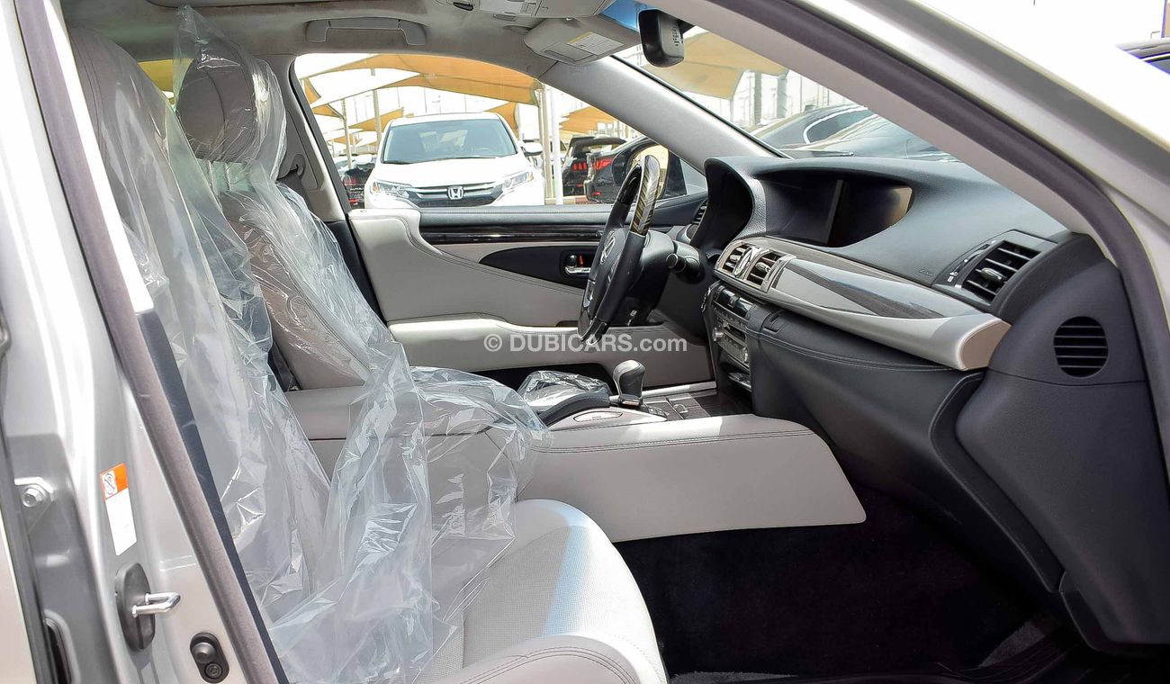 لكزس LS 460 السعر شامل الضريبه تسهيلات بنكيه الدفعه الاولى بعد ثلاث شهور ضمان مكينه ولكير من المعرض