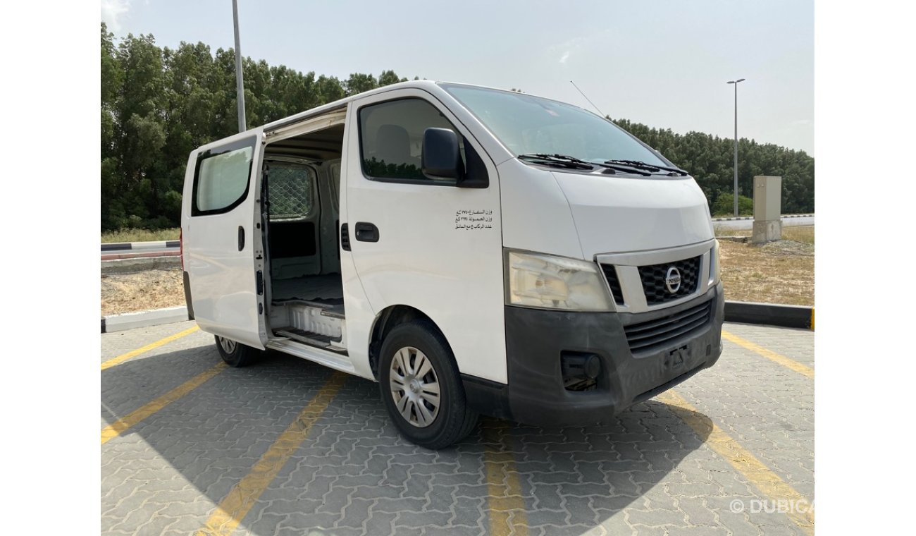 Nissan Urvan 2013 6 seats Ref#126