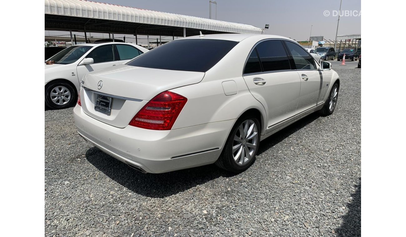 مرسيدس بنز S 550 وارد اليابان بطاقة جمركية