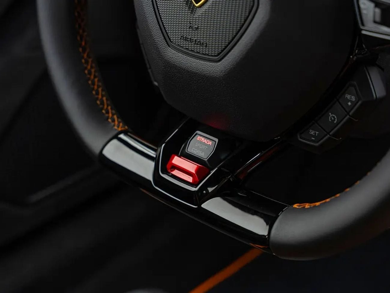 Lamborghini Huracan Tecnica | GCC Specs | Dealer Warranty Service Contract