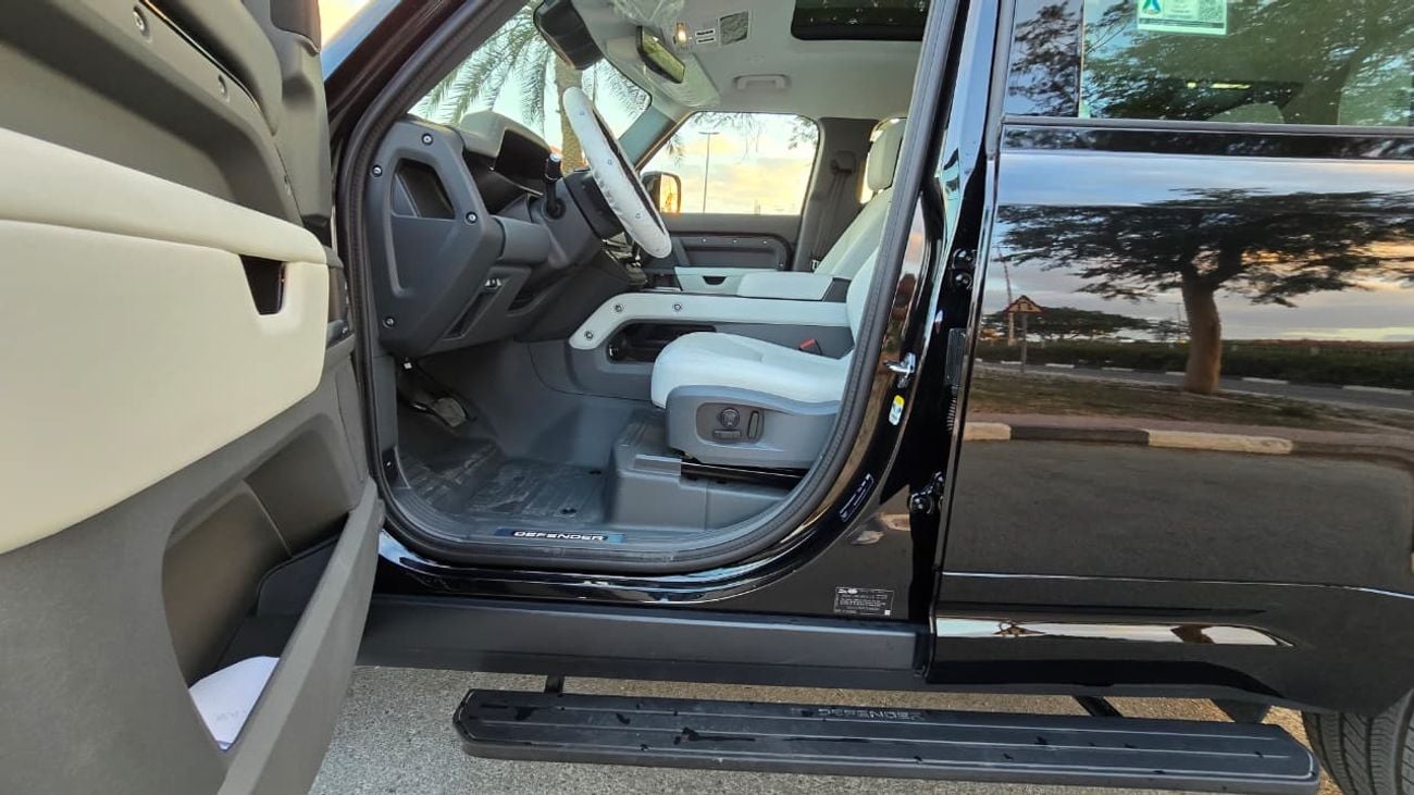 لاند روفر ديفندر land Rover Defender P400 2026