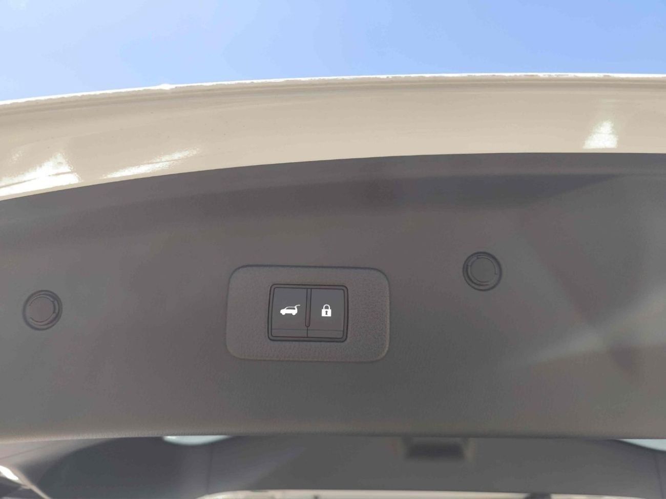 Nissan Armada NISSAN ARMADA PLATINUM V8 5.6L (400HP)