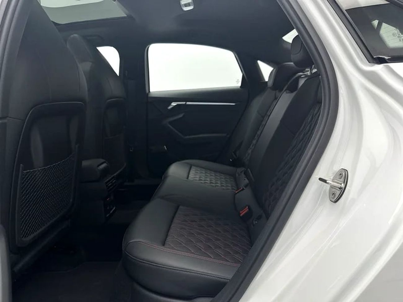 Audi S3 Sedan 2.0 quat 290hp High (Ref# 105731)