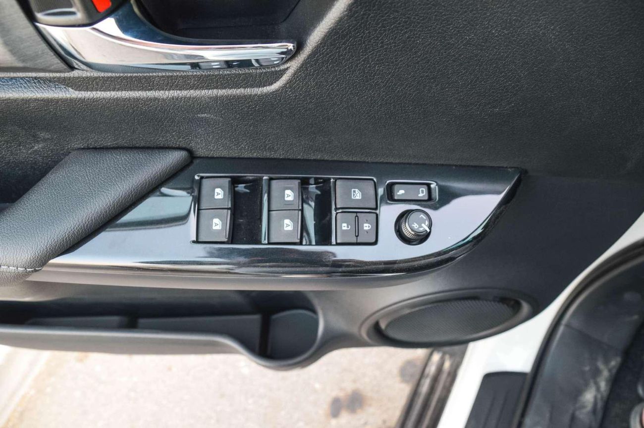 Toyota Hilux TOYOTA HILUX ADVENTURE 4.0L V6 AT 4WD PICKUP 2025