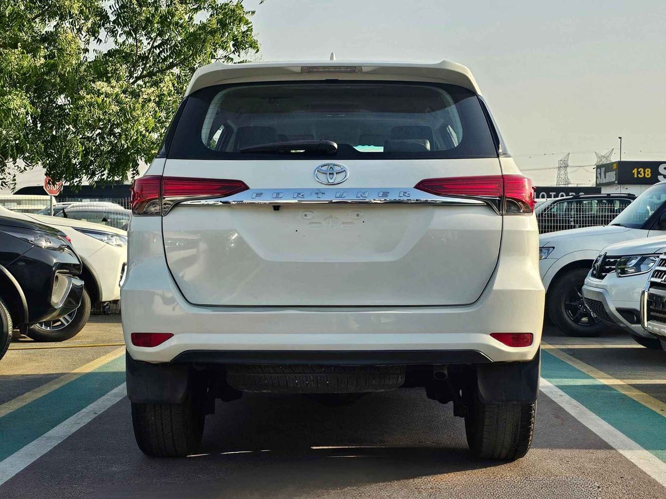 Toyota Fortuner EXR V4 / 4WD / DVD REAR CAMERA / LEATHER SEATS / ONLY FOR EXPORT / LOT# 96570