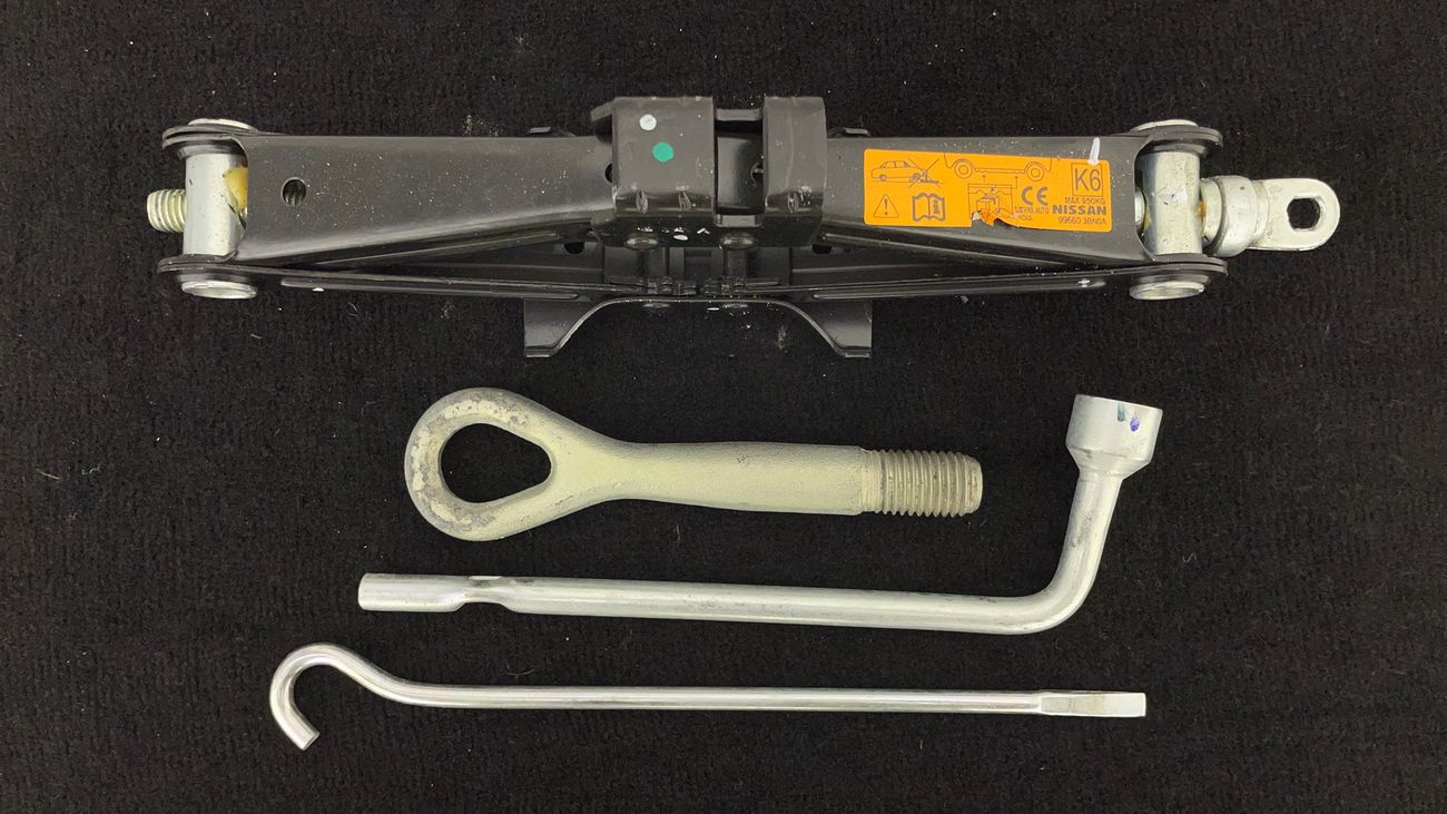 نيسان صني SV 1.5 | بدون دفعة مقدمة | اختبار القيادة في المنزل