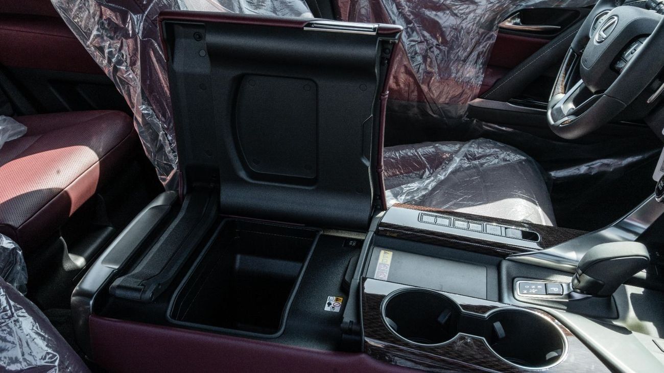 Lexus LX 700h 2026 Lexus Signature LX700h 3.5L AT Hybrid-With Auto Park