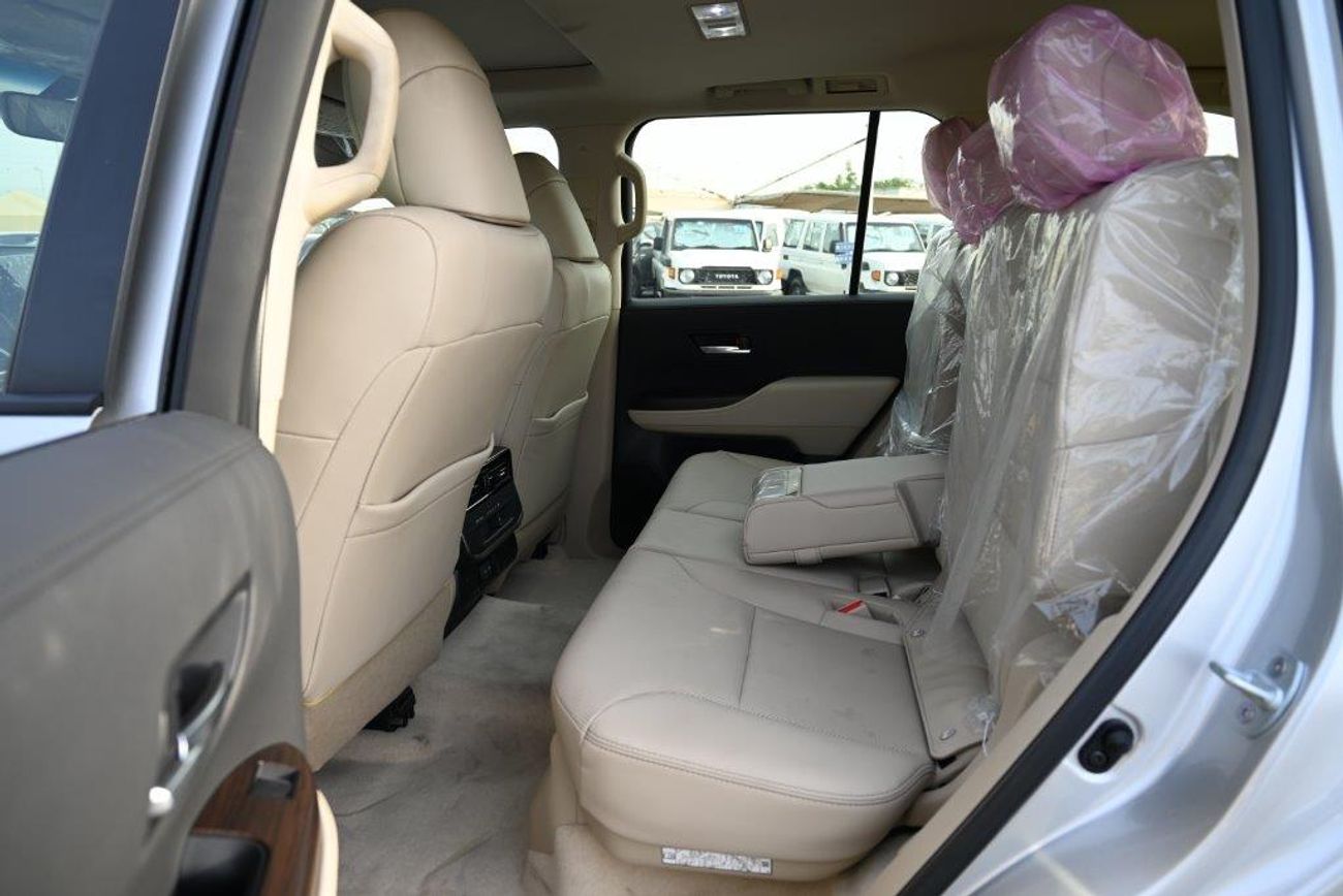 Toyota Land Cruiser 300 GXR V6 3.3L with Aero Package