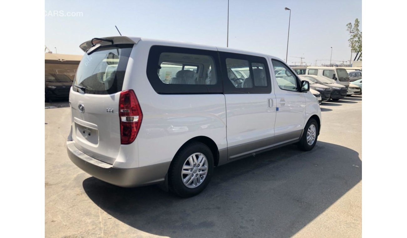 Hyundai H-1 Seats 12