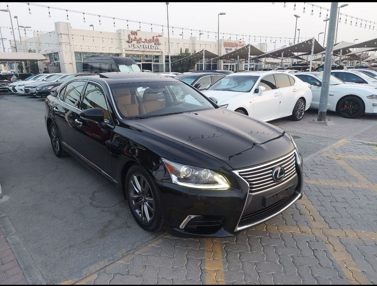 Lexus LS460 Premier SWB 4.6L (375 HP)