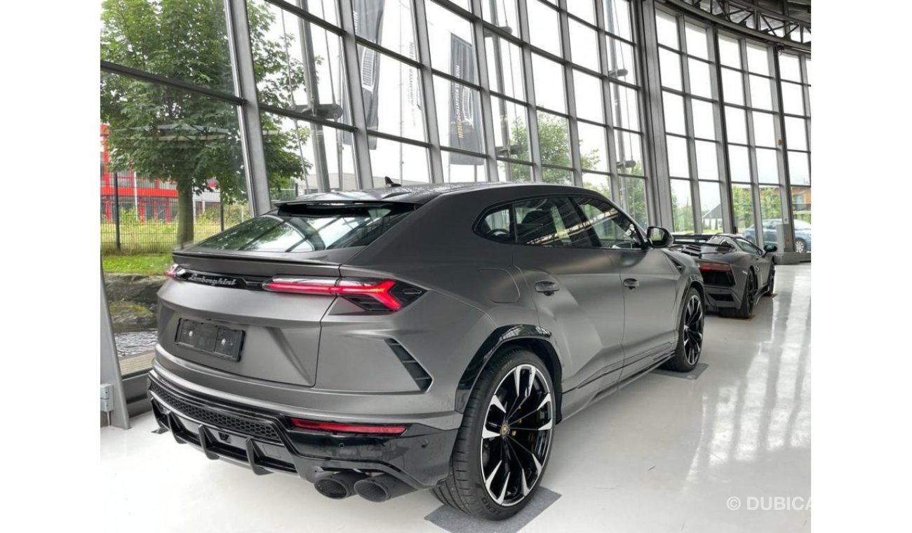 Lamborghini Urus Carbon Package*Panoramic Roof*Black Matt Exhaust Tailpipes*Q-citura With Leather*Advanced 3d “bang &