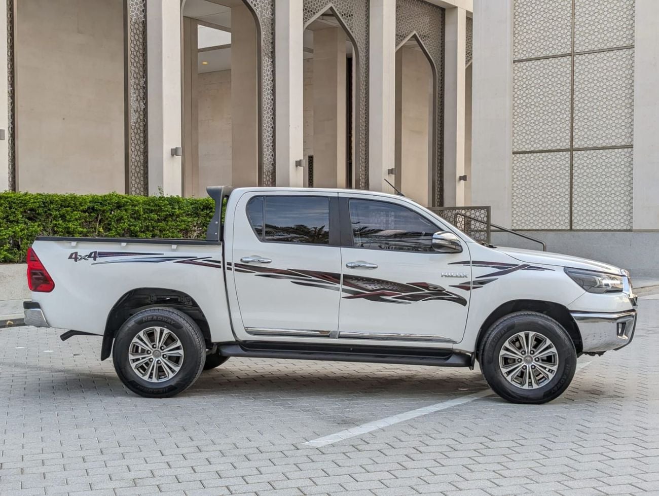 تويوتا هيلوكس Toyota Hilux pickup LHD 2021 white diesel engine 4-cylinder 2.4L
