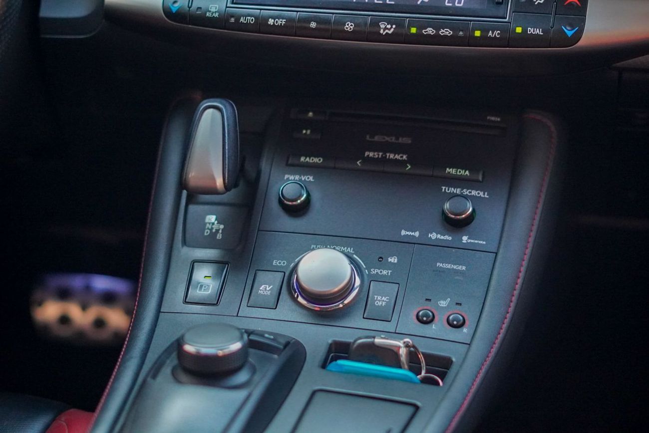 Lexus CT 200h Platinum 1.8L