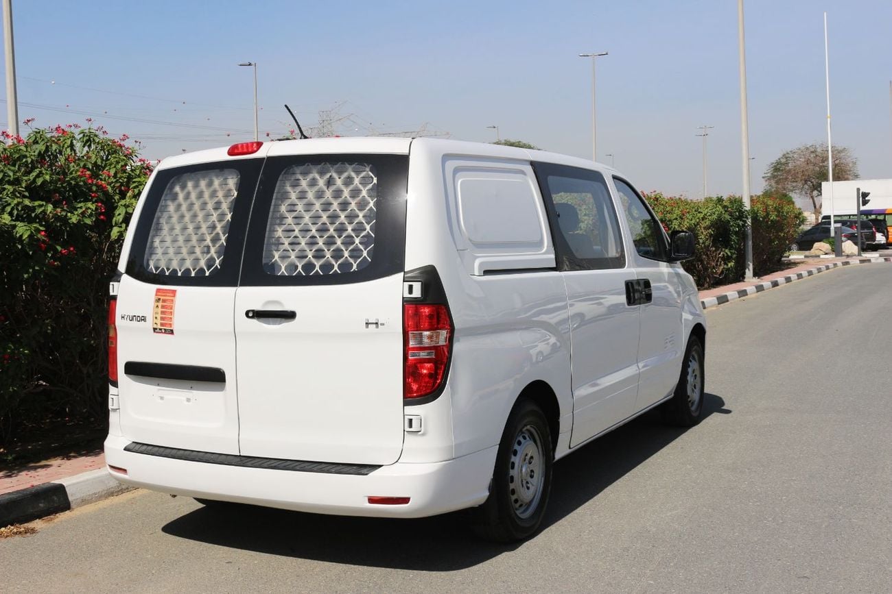 Hyundai H-1 Hyundai H1 Panel Van 5 SEATS 2020 - GCC Specs - Perfect for Business
