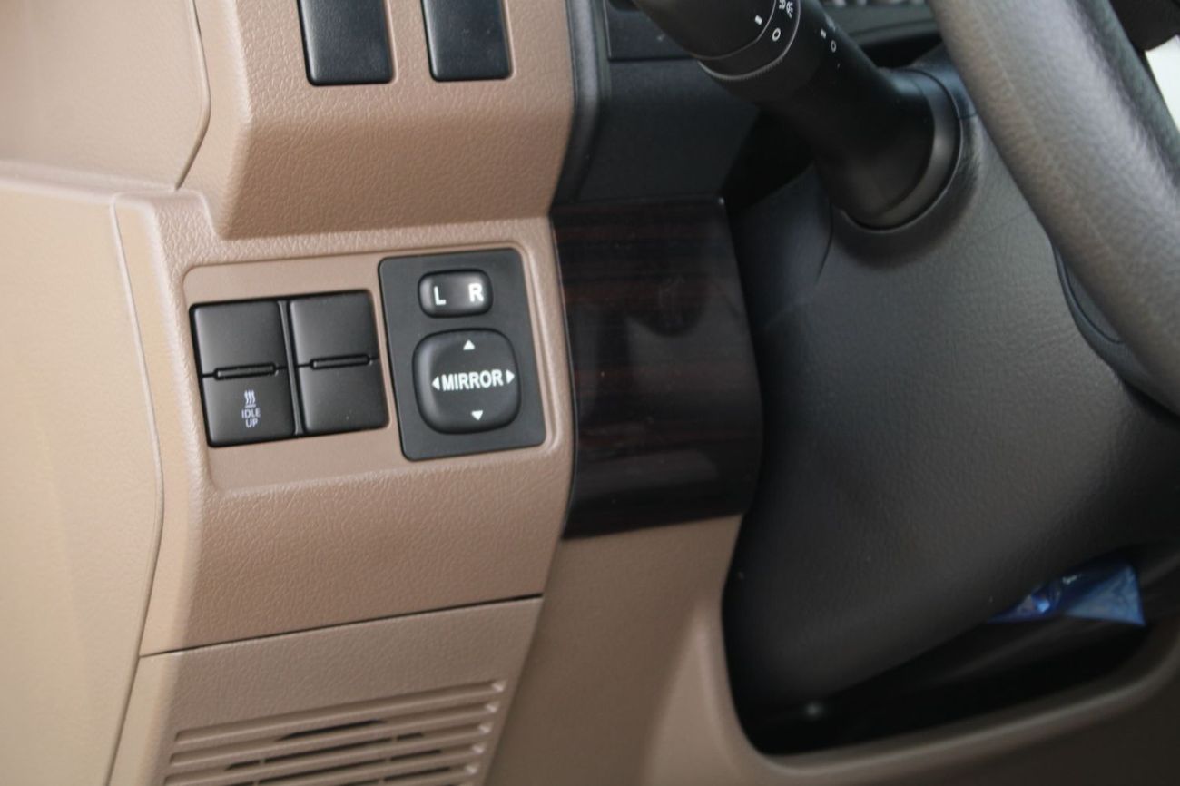 Toyota Land Cruiser 70 TOYOTA LANDCRUISER 76 2.8L V6 DIESEL GRADE E MANUAL